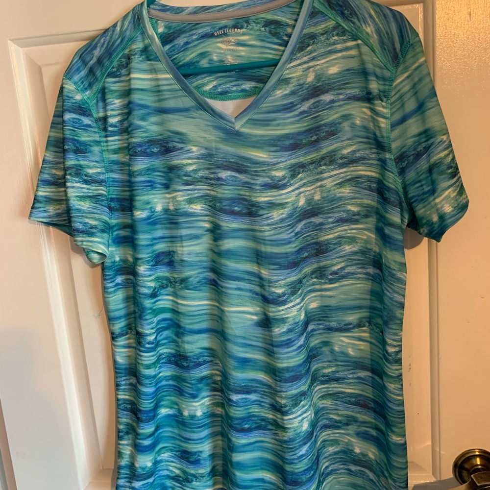 Freeline Blue & Teal Wave Print V-Neck Athletic Tee